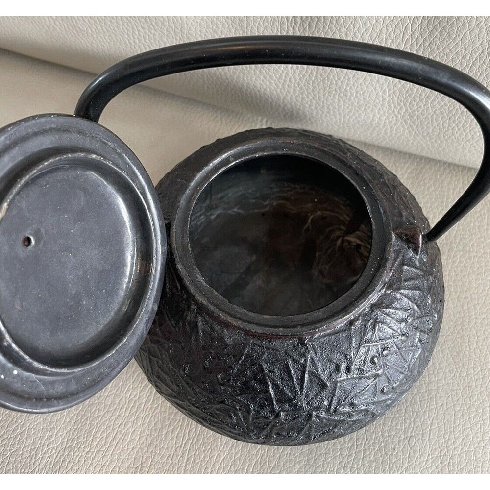 Vintage Japanese Cast Iron Teapot Tea Kettle stamped Enameled Pine Needle Acorn - Picture 3 of 9